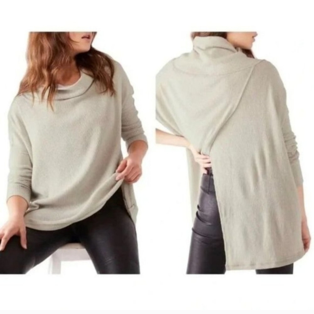 NWT- FREE PEOPLE Juicy Long Sleeve Cowl
